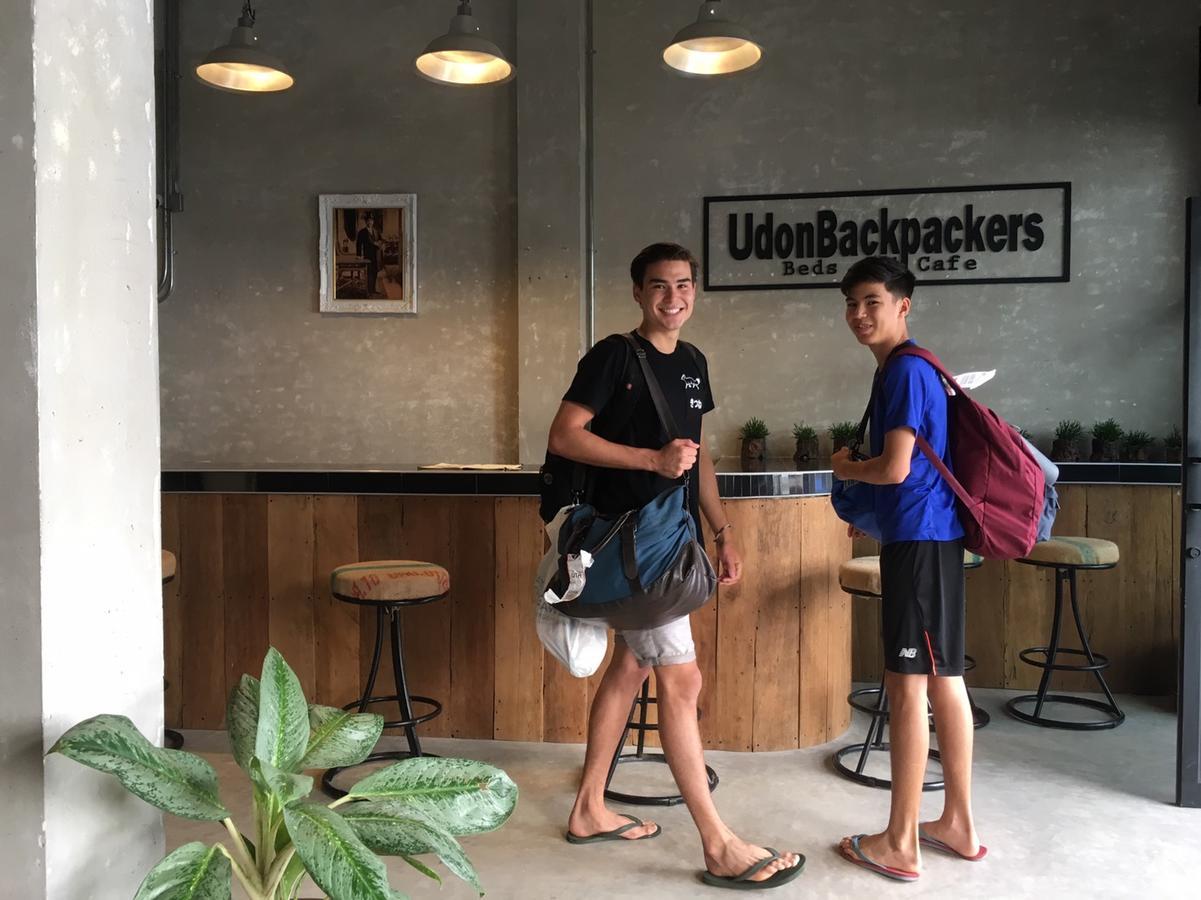 Auberge de jeunesse Udonbackpackers Beds And Cafe à Udon Thani Extérieur photo